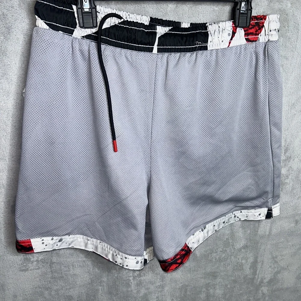 Jordan Mens Essentials 5